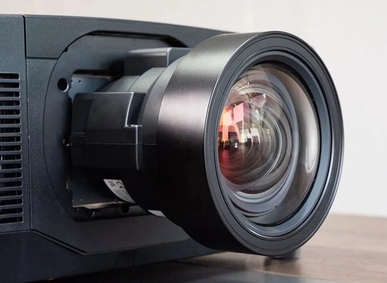 Flyin EL-G36KU 4K 7D Hologram Laser Projector dengan 3LCD 30K ANSI Lumens untuk Bangunan Luar Ruang 3D Mapping Large Venue Pro