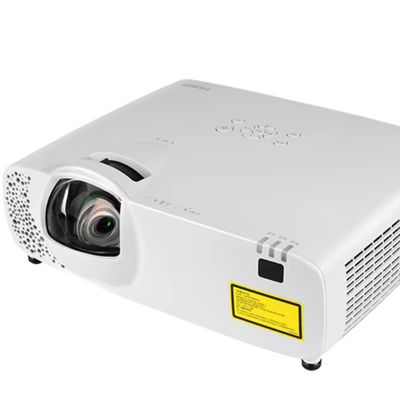 Flyin 5500 ANSI Lumens Native 4K 3LCD Laser Projector Short Throw HDBaseT untuk Pemetaan 3D Pendidikan